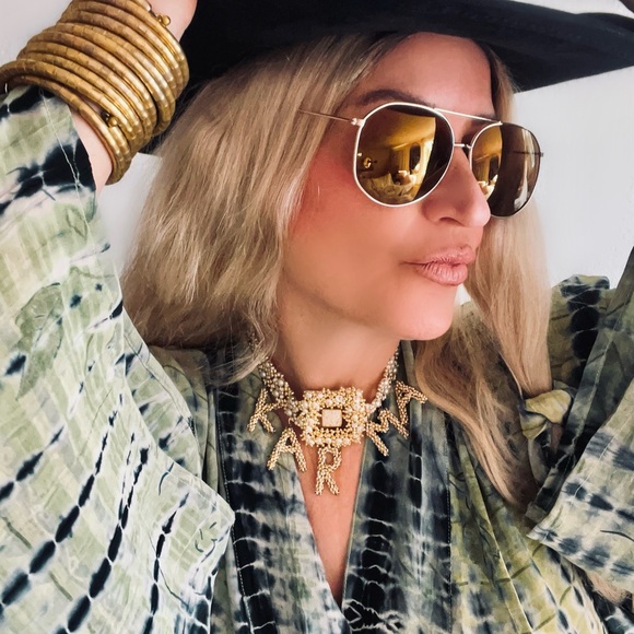 Loutus Kimono featuring sustainable Silk size large for the Queens  10 to 14 - Picture 1 of 17